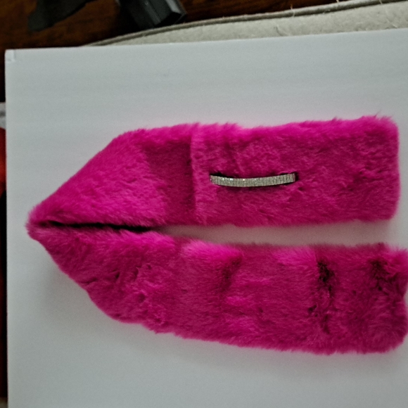 Hot Pink Faux Fur Neck Wrap - Picture 3 of 4